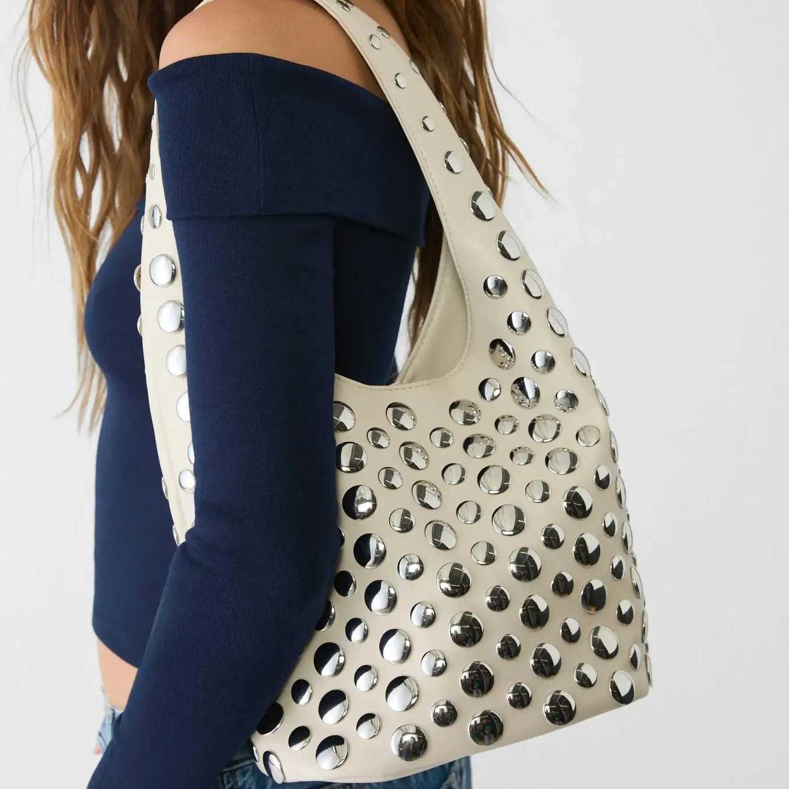 Punk Style Embellished Double-Faced Round Inlaid Niche Luxury Bucket Bag Chic Lady Underarm Large Capacity Shoulder Bag Y250730