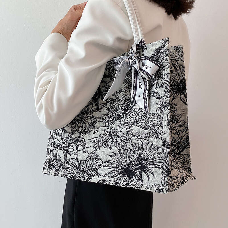 Large Capacity 2025 Summer Handbag Work Commute Tote for Women Going Out College Student Shoulder Bag