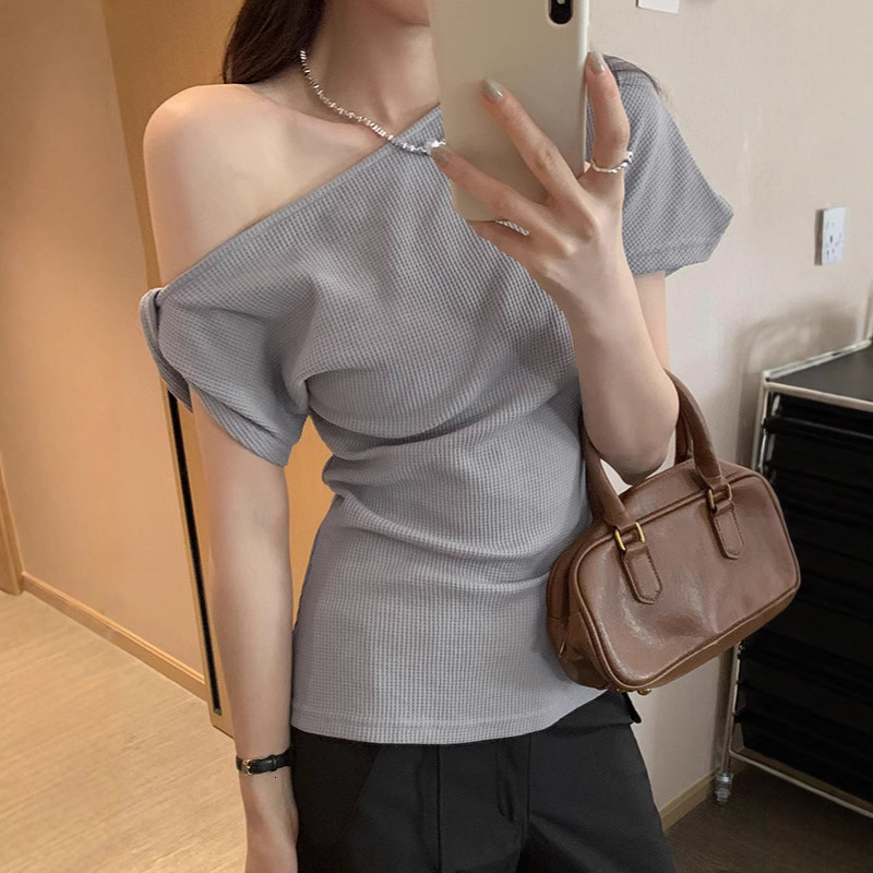 2025 New French Asymmetric Shoulder Navy Blue Short Sleeve Texture Top Summer Design Straight Sleeve Slimming T-shirt New Designer T-shirt