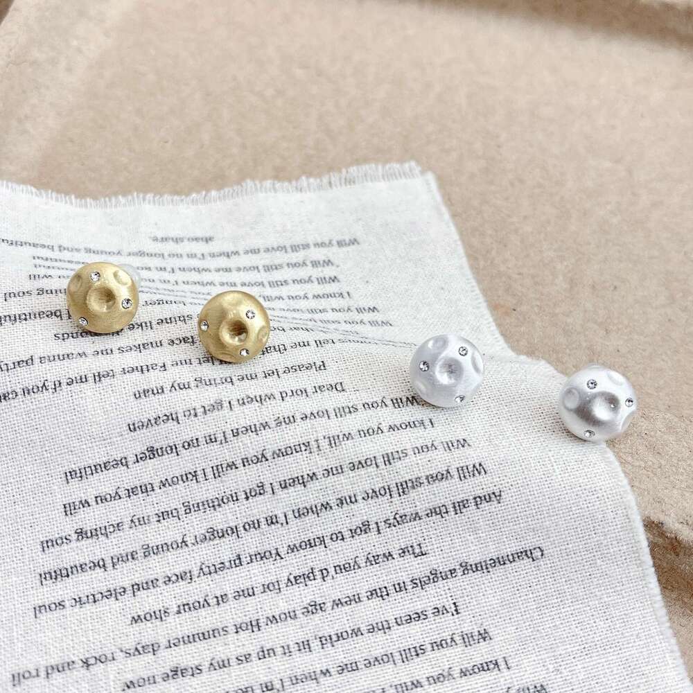 Gold Brushed Irregular Stud for Women, Elegant Unique High-end Style, Chic Micro-inlaid Earrings aa2