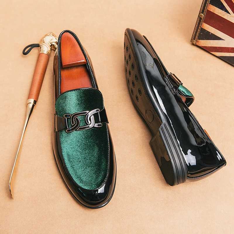 New Slip-On Loafers Bright Leather Corduroy 46 47 Large Size Lightweight British Fion Mens Casual Leather Shoes Y250730