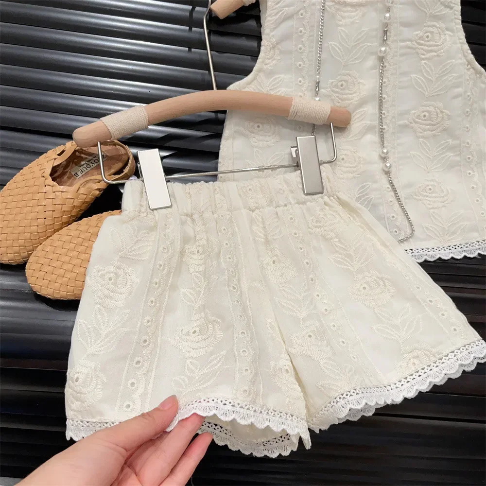 Korean Version Beige Solid Color Girl Casual Suit Summer Sleeveless Single Breasted Flower Embroidered Vestshorts Set 250729