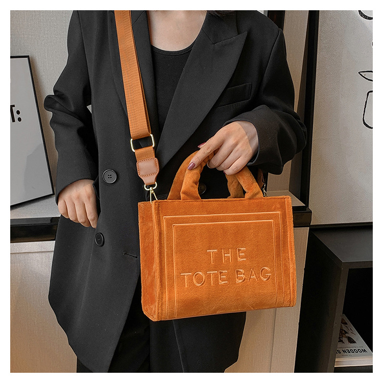 2025 New Designer Bag Shoulder Bag Luxury Bag Wallet Crossbody Bag Fashion Hundred Women Tote Bag High Quality Plush Large Capacity Shopper Handbags