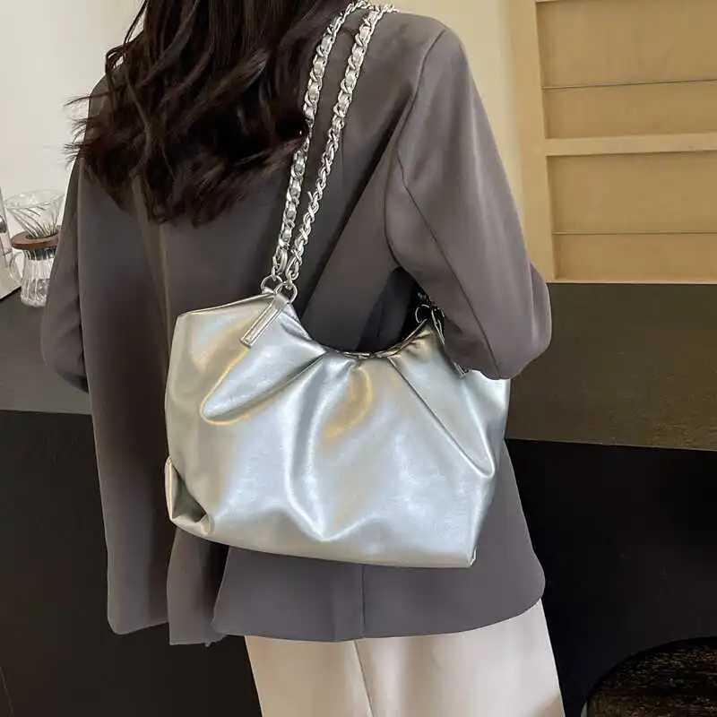 Silver Folded Chain Link Womens Crossbody Bag Urban mat Sle Soft Surface Zipper Closure Cloud Bag Trendy Summer 2024 Y250729