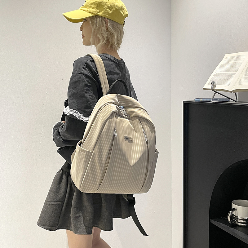 Colorful Fox Niche High-End Backpack Casual Versatile Travel Large Capacity Commuter School Bag Lightweight ddmymoon