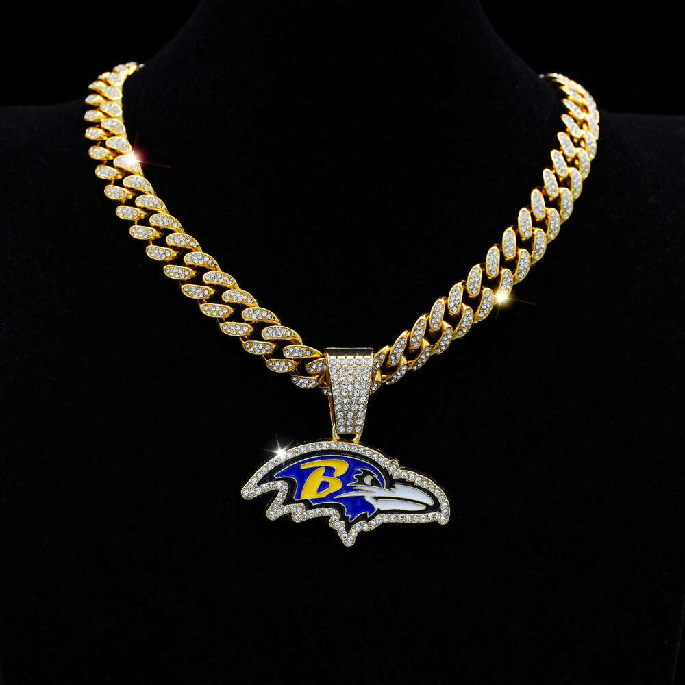 Hot Selling Unisex Personality Dia Pendant Fashion Hip-Hop Style Eagle Head Letter Necklace Jewelry