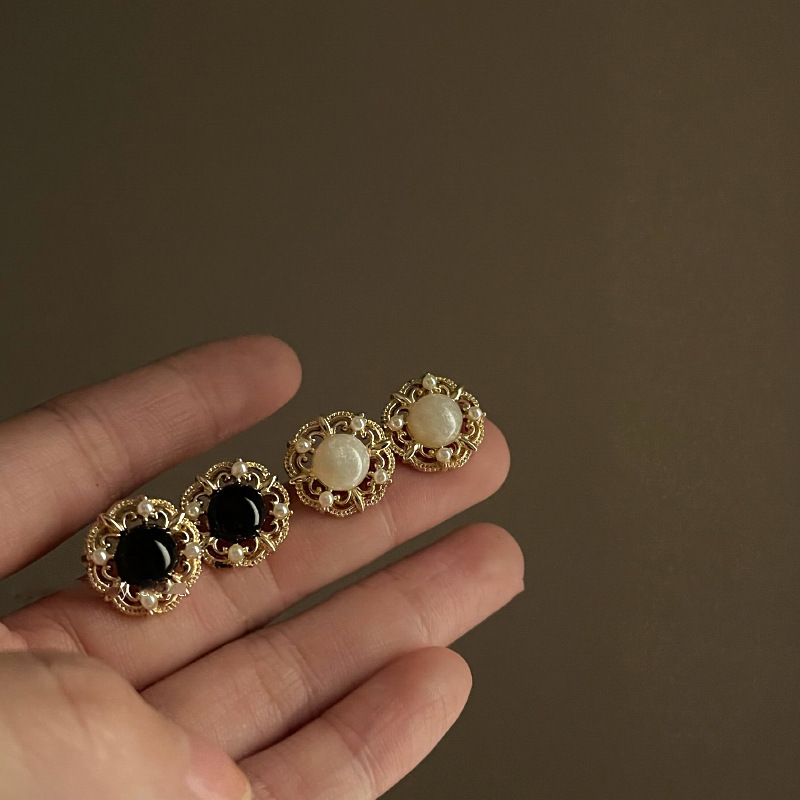 Sier Needle Vintage Pearl Flower Stall Purchase Fashion Light High-end Earrings for Women
