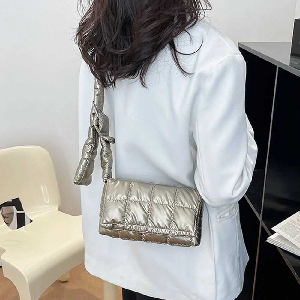 5 Quilted Tote Bag Winter Lightweight Warm Down Cotton Padded Plaid Shoulder Bags Wen Underarm Bags Puffy Handbags Y250730