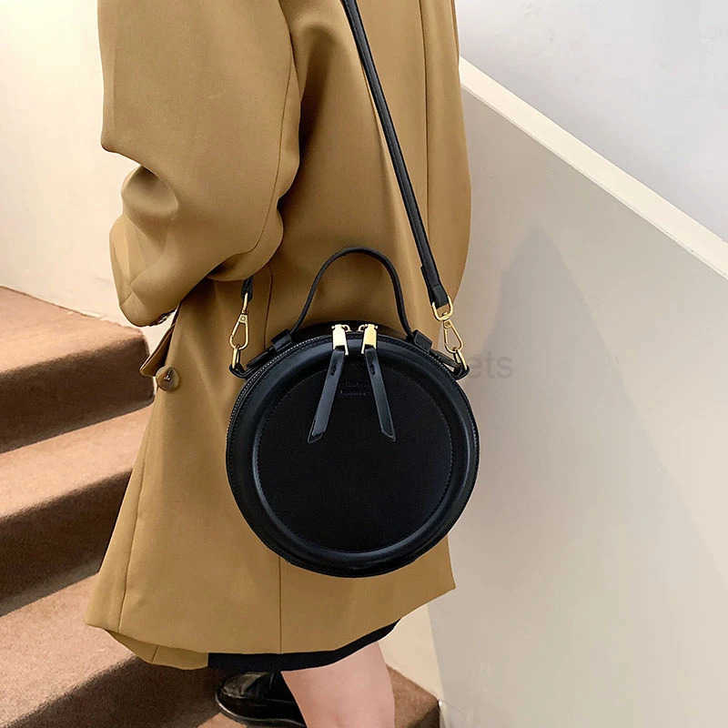 Solid Color Crossbody Bag for Women Round Small Handbag Women Fashion Designer Bags Leather Shoulder Bag Female Zipper Purses M250730
