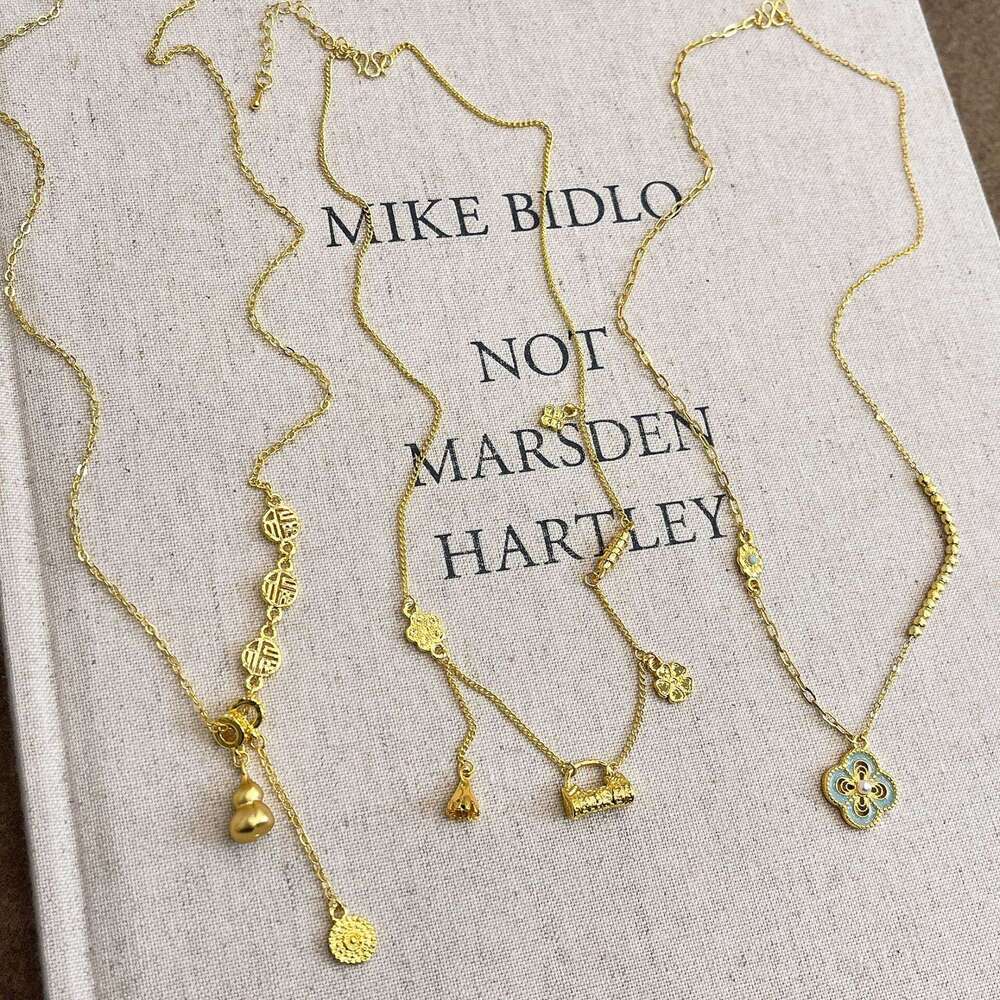 Flowery Tassel Peace Lock Bag Necklace Wealthy Flower Chain Fashionable Elegant Versatile High-end Feel 2024 New Model 2b1