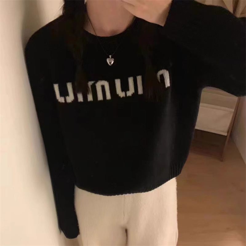 Women's White Crew Neck Knit Top Short-Style Designed with Letter Jacquard Spicy Girl Vibe Inner Sweater Base Layer