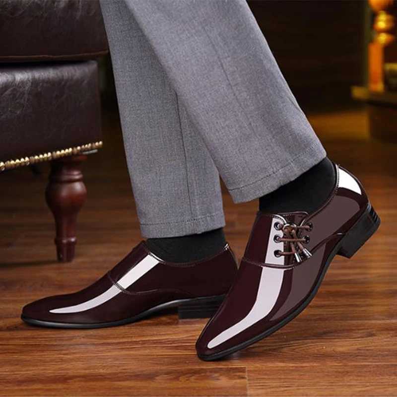 Mens Casual Leather Shoes Bright Casual Mens Dress Shoes Men Business Dress Leather Shoes Pointed Toe Slip-On Men Wedding Shoe Y250730