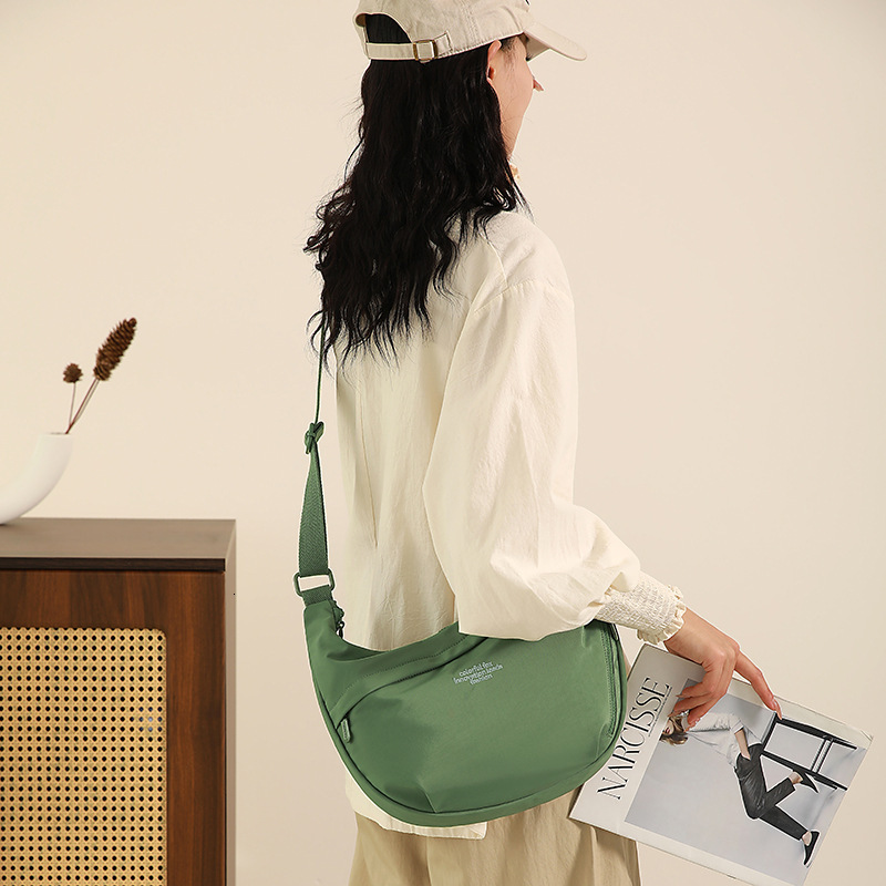 Colorful Fox Crossbody for Women Nylon New Large Capacity Shoulder Lightweight Travel Water-Resistant Dumpling Bag ddmymoon