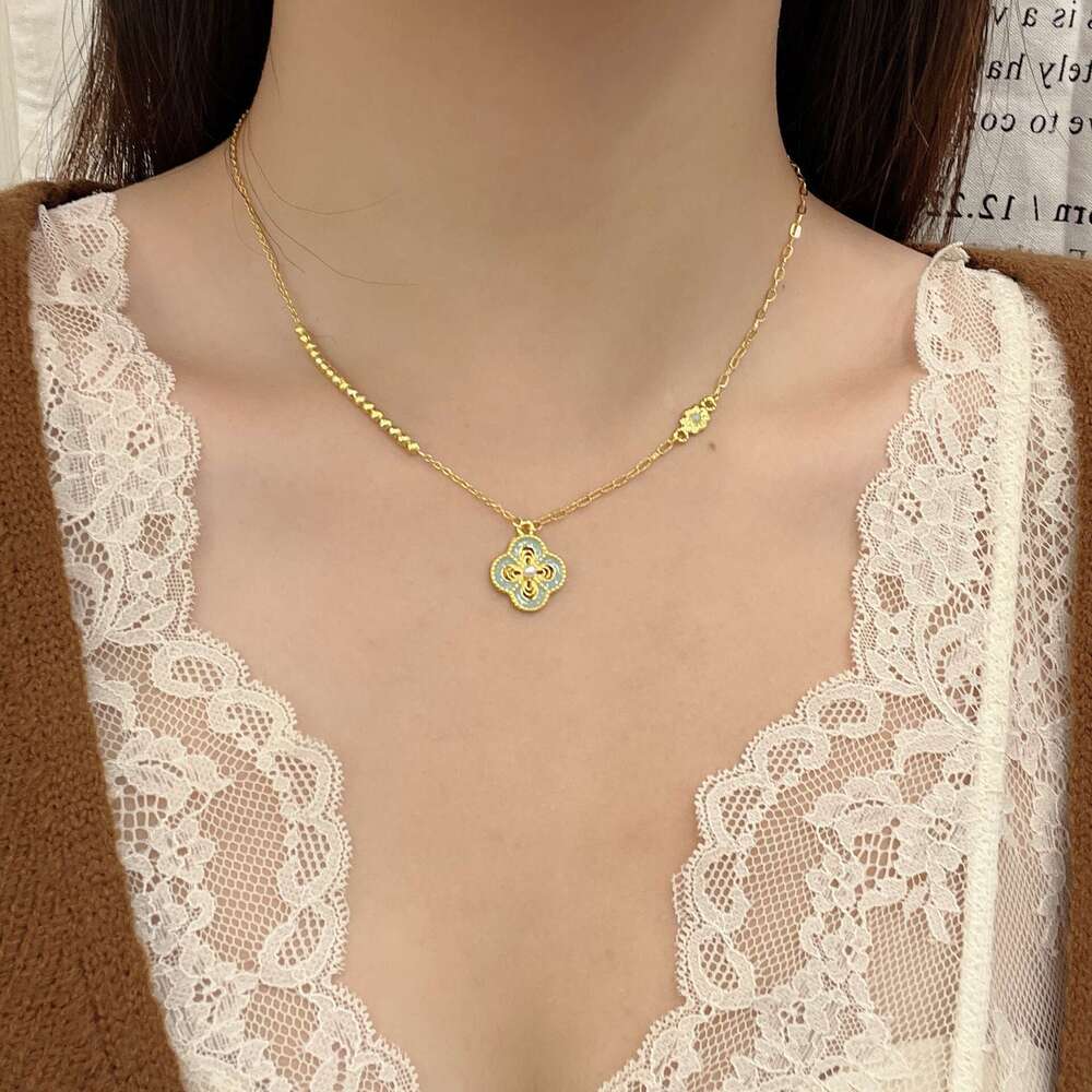 Flowery Tassel Peace Lock Bag Necklace Wealthy Flower Chain Fashionable Elegant Versatile High-end Feel 2024 New Model 2b1