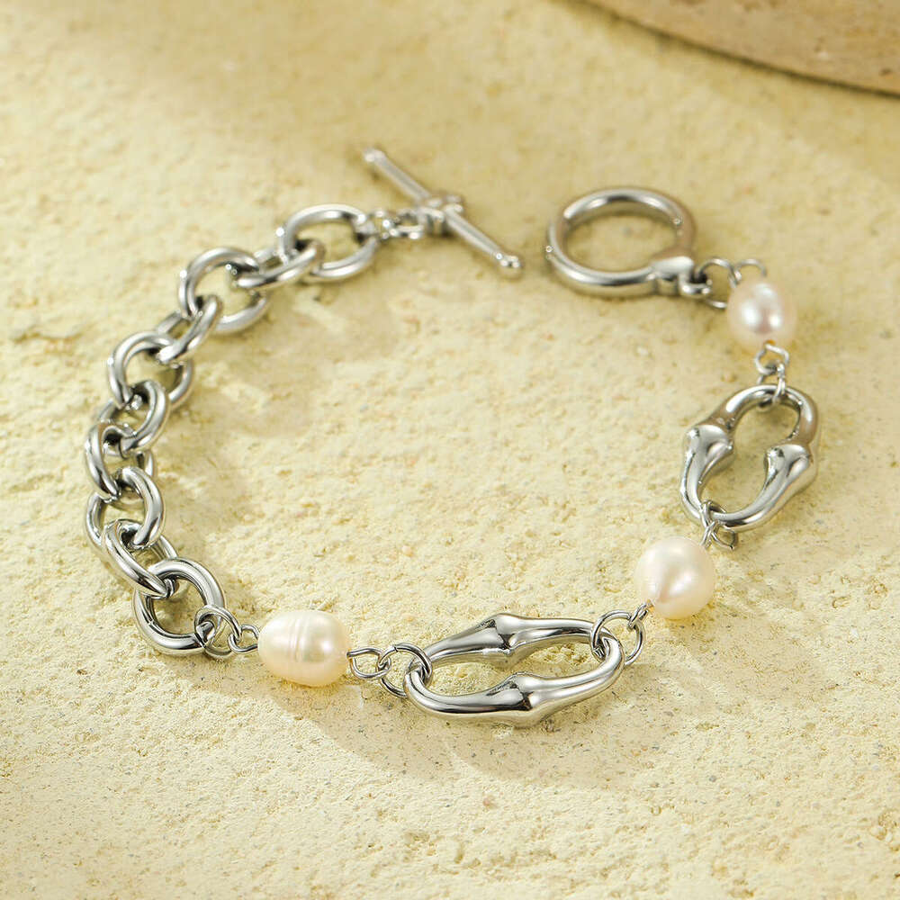 2025 New Stainless Steel High Aesthetic Light Niche Design Freshwater Pearl Bracelet for Women