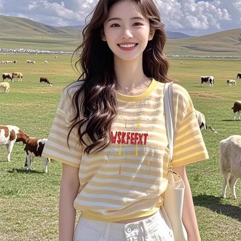 2025 yellow loose cotton striped short sleeved women's T-shirt, regular shoulder top, high-end appearance, new designer T-shirt