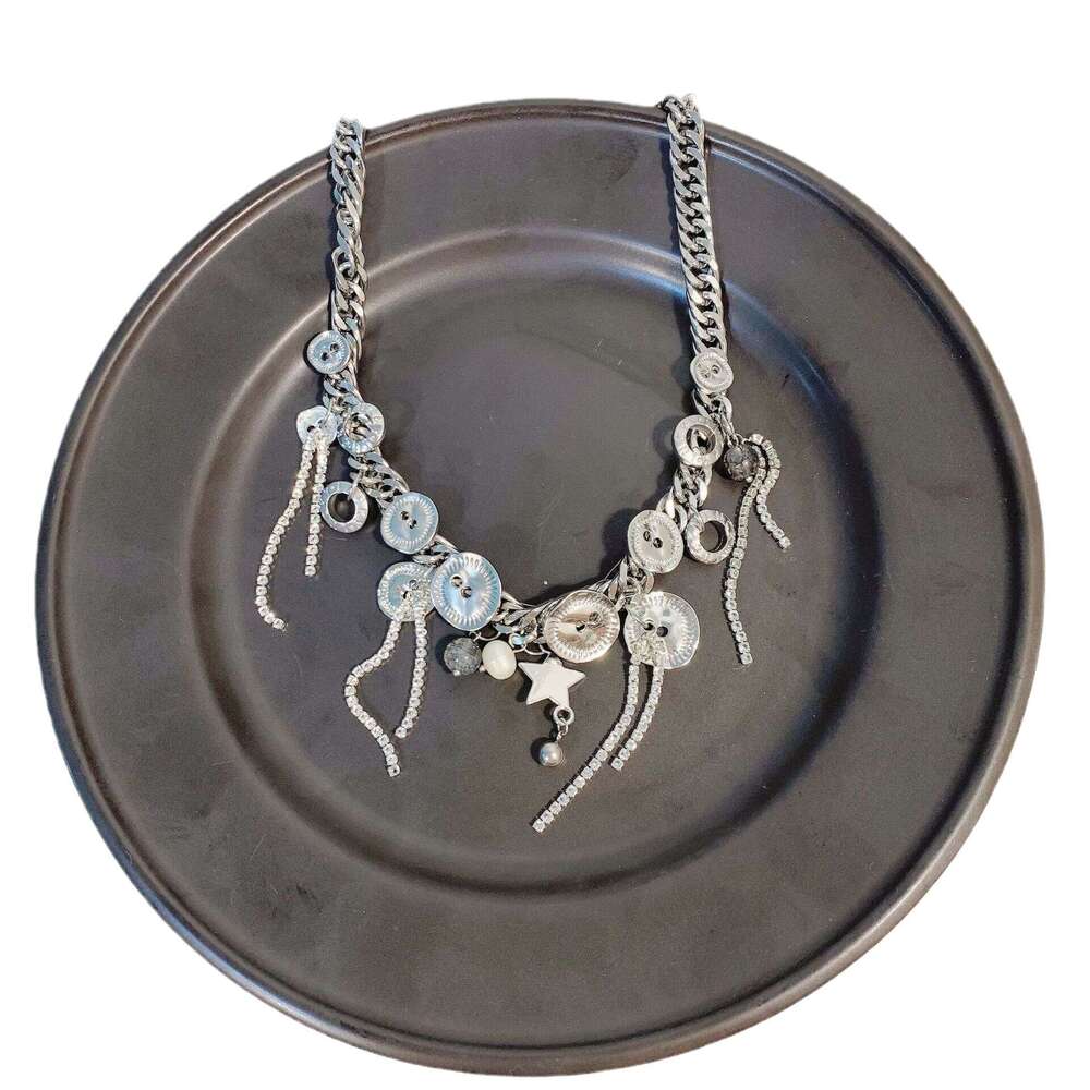 Y2K Sweet Cool Hot Girl Element Tassel Button Necklace Elegant Interlocking Choker Dark Style 7a0