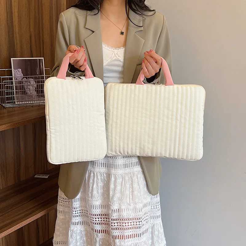 Portable Puffy Laptop Bag Cute 13 14Inch Colorf Laptop Protective Pouch With Handle Soft Tablet Carry Case Laptop Accessories y250730