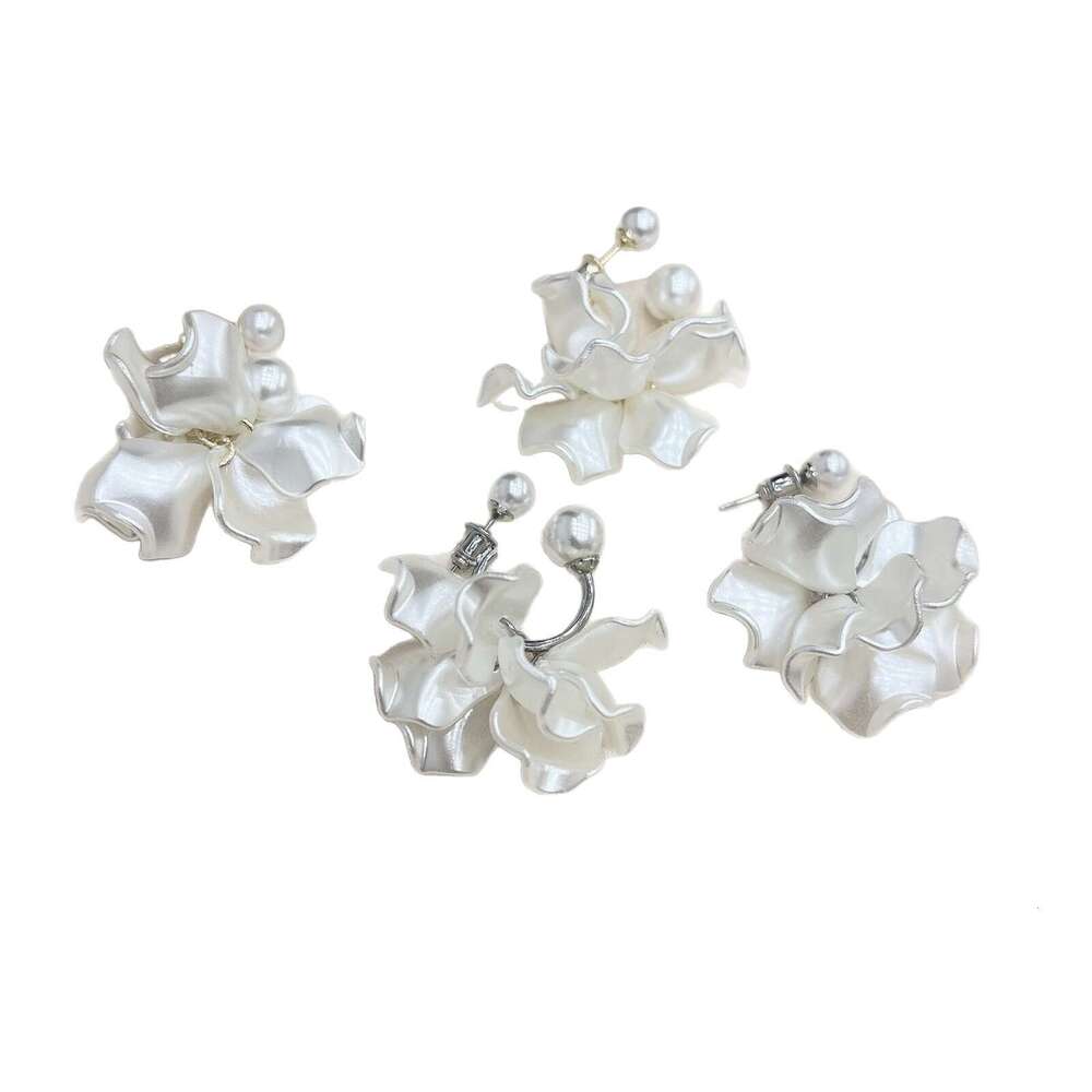 High-end French Elegant Pearl Flower Two-Way Wear Petal Gold Sier Forest Style Fairy Temperament Earrings 483