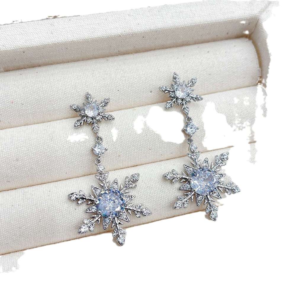 New Fashion Design Mid-Length Earrings High-End Micro-Inlaid Snowflake Exaggerated Unique Cool Super Shiny 479