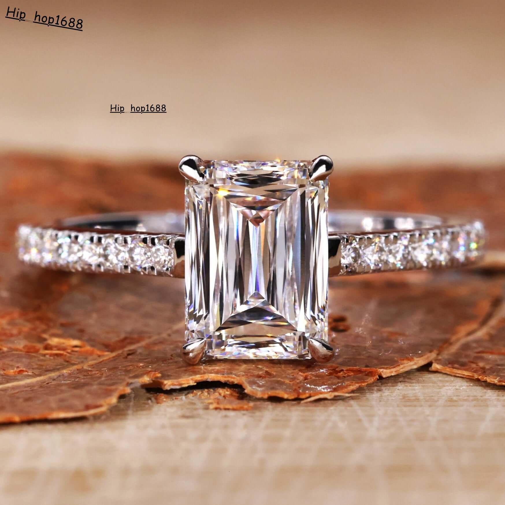 Wholesale Solid Gold Engagement Rings Womens 10K 14K 18K VVS Moissanite Oval Cut