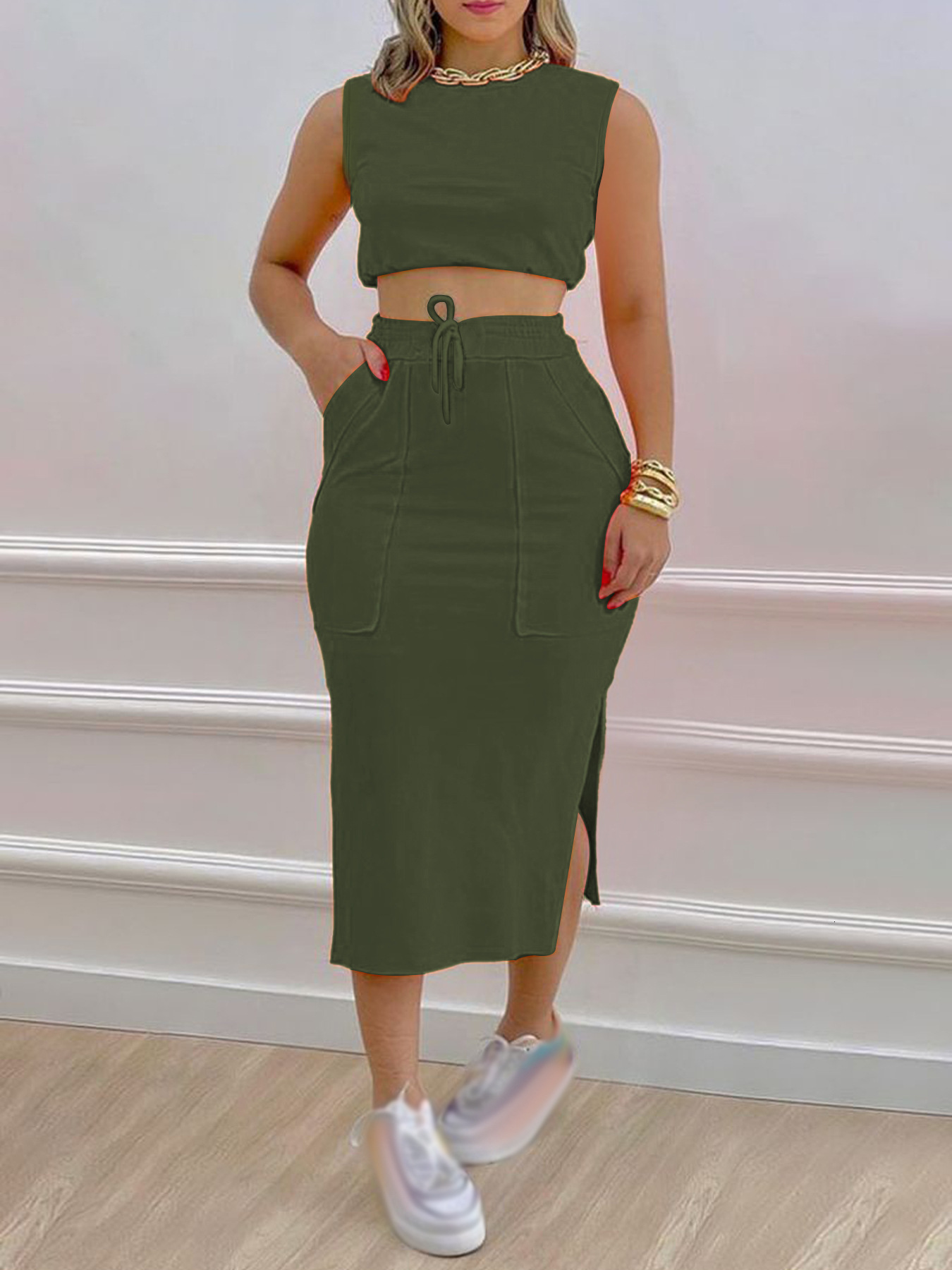 F1300 New Womens Solid Color Round Neck Short Top Fashionable Elegant Skirt Set