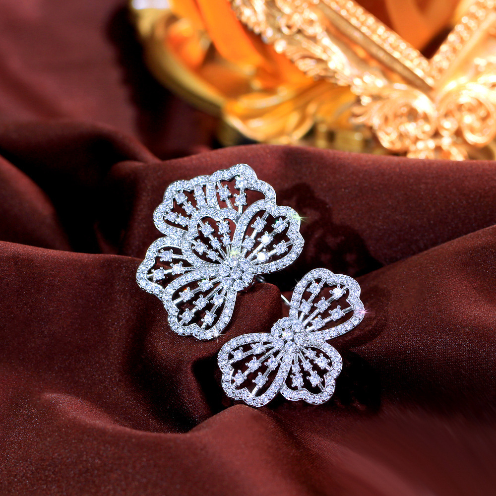 Choucong Ins Top Sell Wedding Rings Luxury Jewerly 18K White Gold Fill Pave 5A Cubic Zircon CZ Diamond Gemstones Party Women Big Flower Open Ring Adju