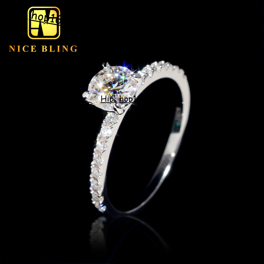 Elegant Four Claws Bridal Wedding Jewelry 925 Sterling Silver Round Moissanite Diamond Engagement Solitaire Ring