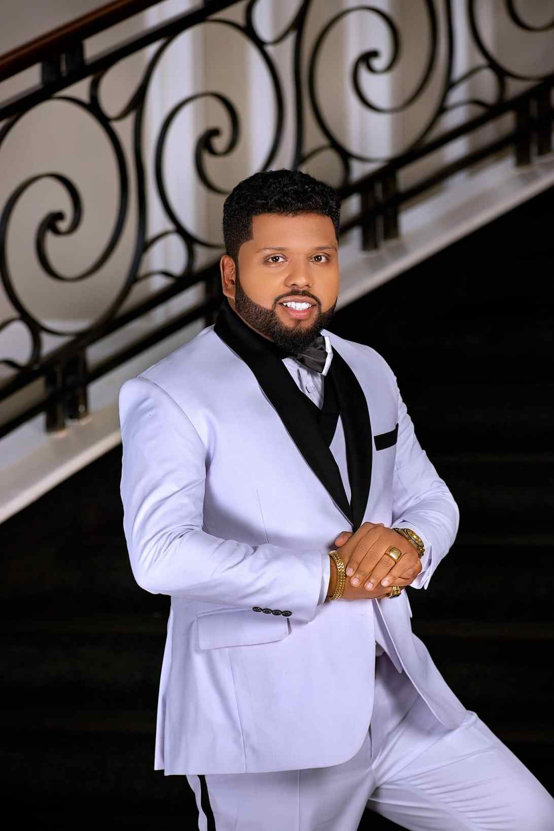 3 Pieces Mens Wedding Tuxedos Plus Size Shawl Lapel Party Birthday Groom Wear Pants Suits Customized