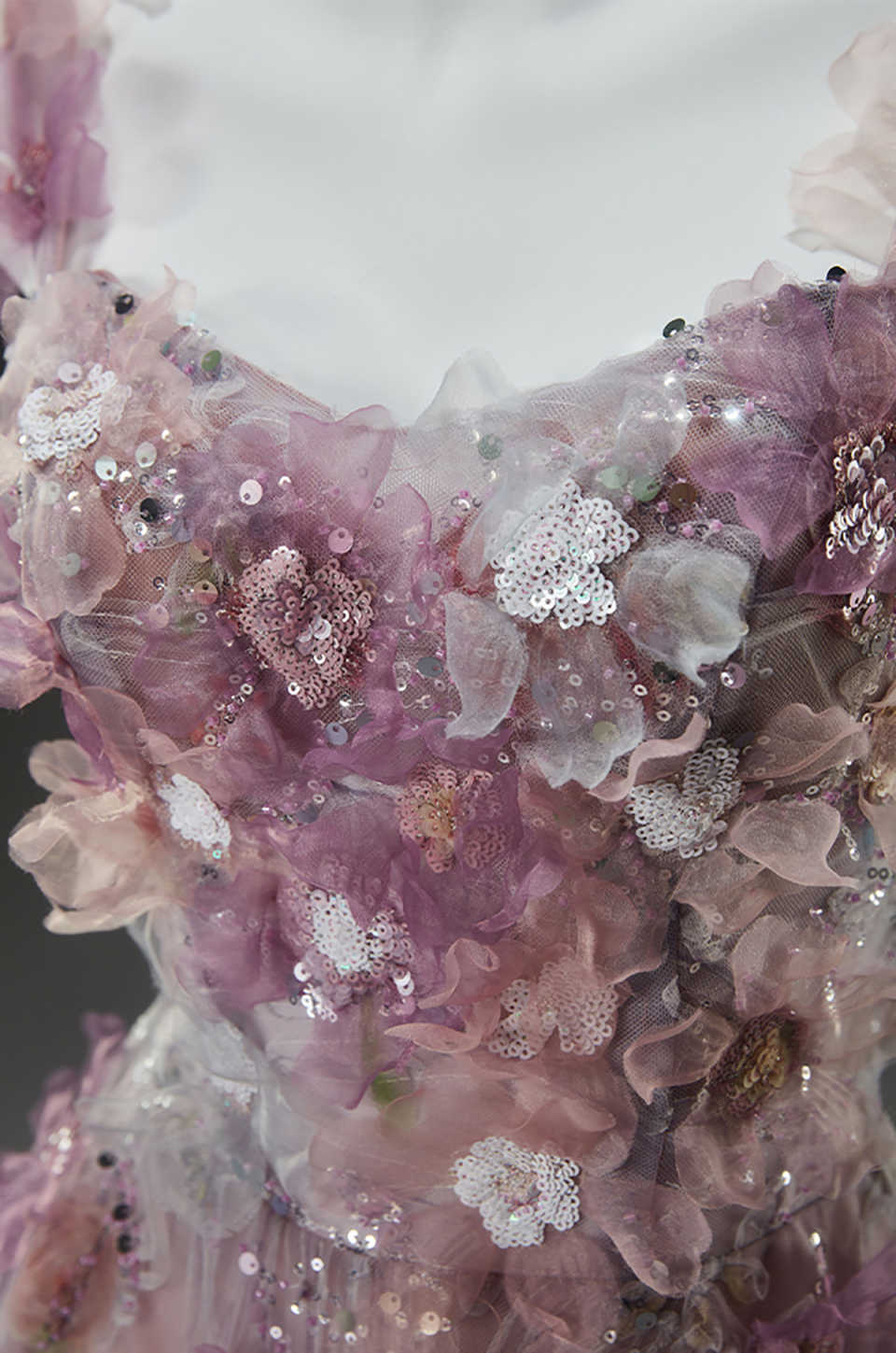 Dreamy Evening Dresses Spaghetti Sleeveless Handmade Appliques Flowers Sequin Crystal Party Gown Customized