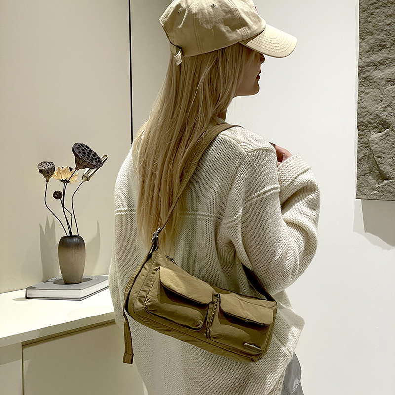 Colorful Fox Japanese and Korean New Style Women's Nylon Fabric Motorcycle Casual Commuting Artistic Cute Shoulder Bag ddmymoon