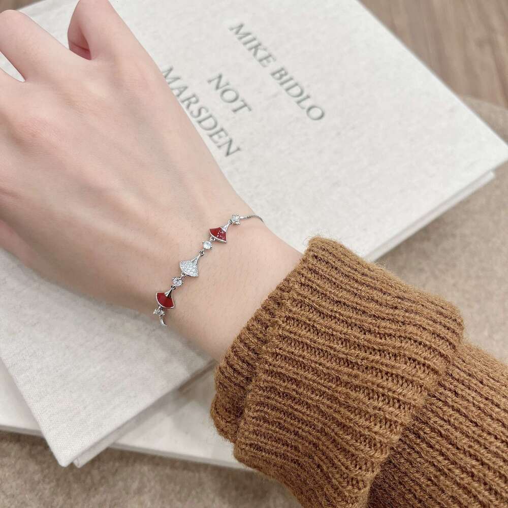 Autumn Winter Ancora Red Inlaid Dia Fan-shaped Oil Drop Mini Dress Pull-out Bracelet for Women Light Niche Exquisite Jewelry fa6