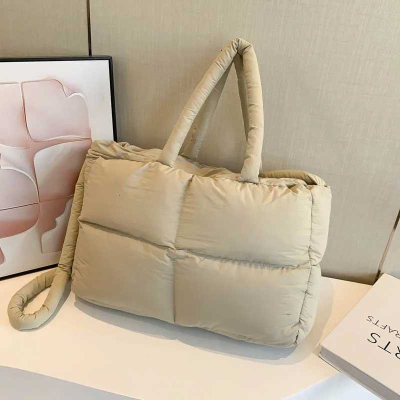 Puffer Tote Bag for Wen Quilted Handbag Nyl Large Capacity Puffy Purse Solid Color Hobo Bag for Work Travel Gym Shop Y250730