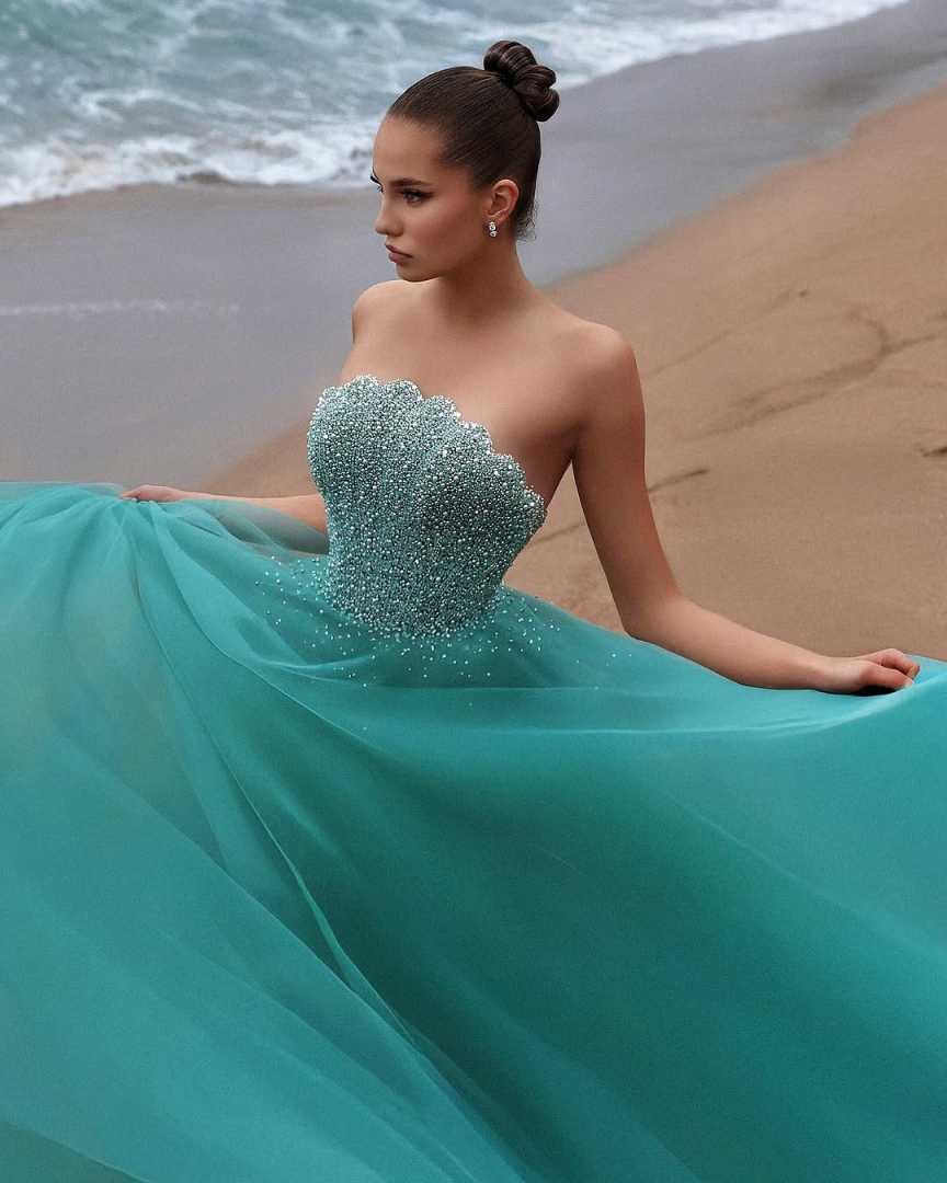 Graceful Evening Dresses A-Line Pearls Crystals Sleeveless Backless Prom Gowns Party Dresses Custom Made Vestidos de noche