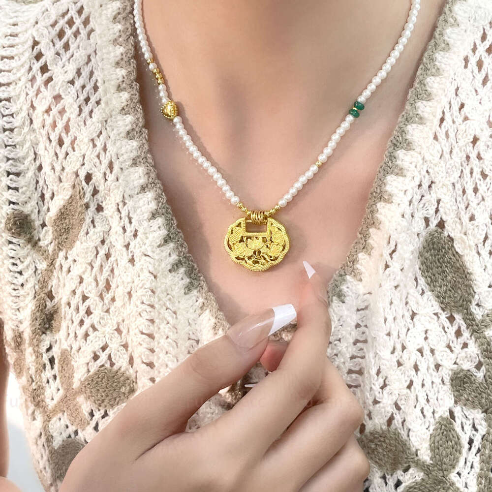 New Chinese Style Koi Fish Multi-Treasure Peace and Prosperity Lock Pendant for Women, Light Niche High-End Accessories, Exquisite Pearl Necklace d1d