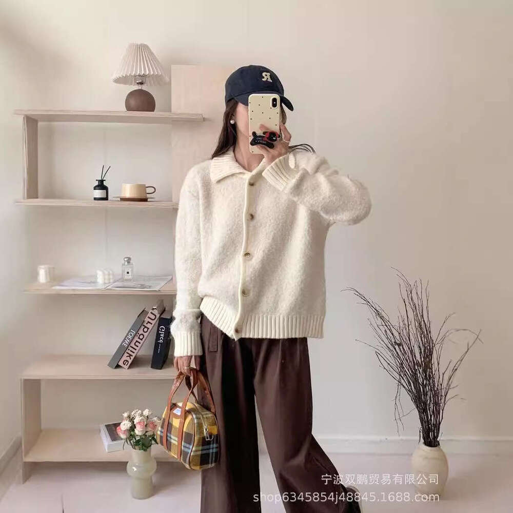 Korean High-End Turn-Down Collar Knitted Cardigan Women, New Loose Lazy Style Sweater Coat For Autumn And Winter, Versatile Trendy Top B5