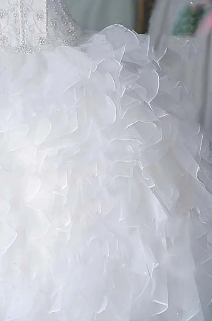 2021Luxury Beaded Embroidery Ball Gown Wedding Dresses Princess Gown Corset Sweetheart Organza Ruffles Cathedral Train Bridal Gowns Cheap