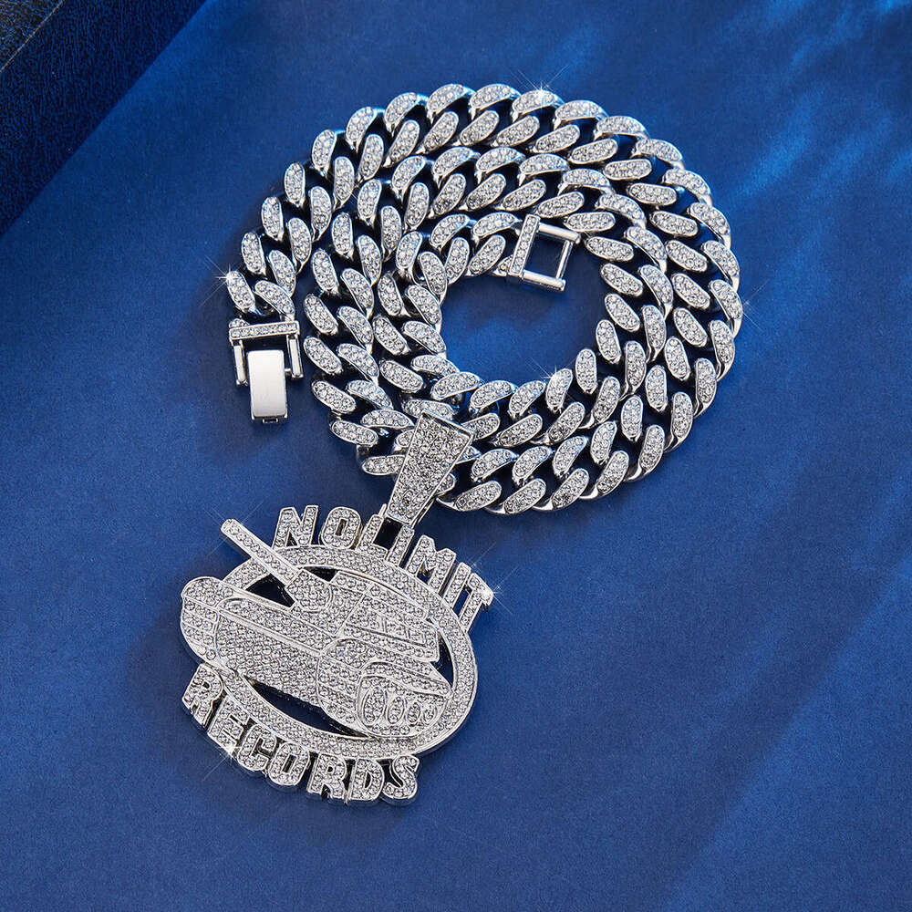 New Cool Hip-Hop Cuban Chain Tank Combat Personality Creative Dia-Studded Pendant Direct Shipping