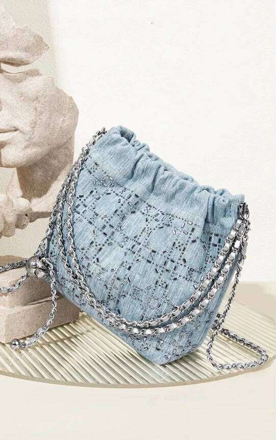 Luxury designer niche fashion new women's caviar leather shoulder handbag