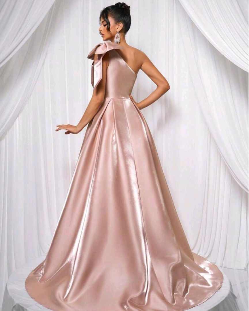 Graceful Pink Prom Dresses One Shoulder Sleeveless Lace-Up Court Gown Floor-Length Custom Made Formal Party Dress Vestido De Noite