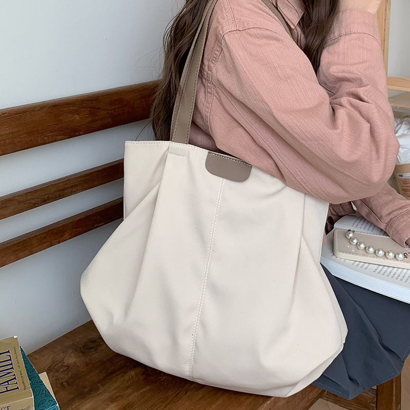 Designer Bag Luxury Bag Casual Versatile Shoulder Bag 2025 New Large Capacity Canvas Tote Bag For Women College Students Class Commuting Trendy Tote B