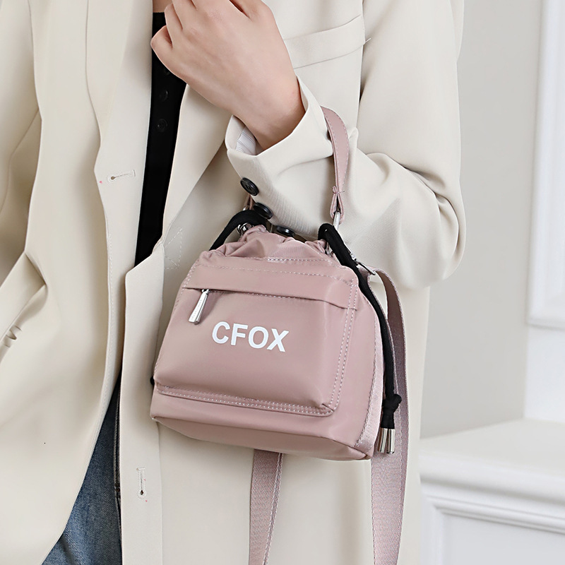 Colorful Fox Women's New Shoulder Korean Fashion Trend Crossbody Bag Large Capacity Simple Handbag ddmymoon