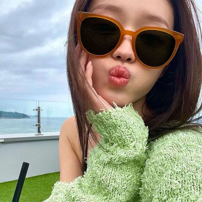 DHcollections Celebrity Cat-Eye Sunglasses - UV400 Polarized, AC Lenses, Korean Style for Women (6 Colors, Regular & Polarized)