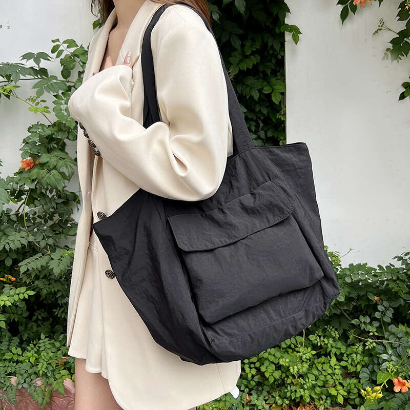 Large Capacity 24 New Single Shoulder Cloth for Women with Design Sense Commuting Fashion Multi-Pocket Tote Bag