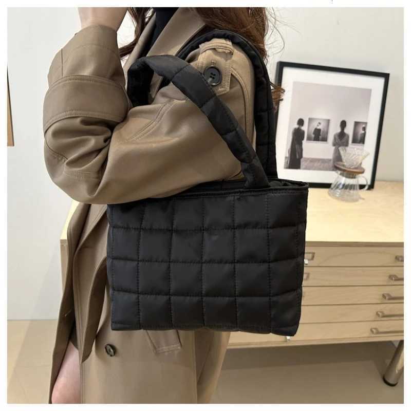 1 Pc Minimalist Quilted Puffy Tote Bag Large Capacity Crossbody Bag Trendy Padded Shoulder Bag For Women For Daily Use Y250730