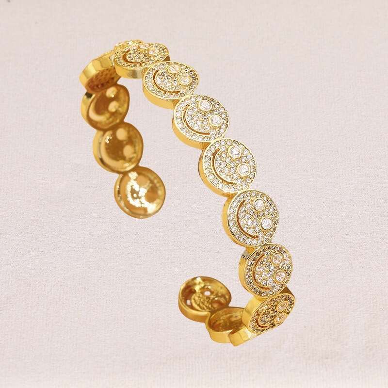 Fashion Dia-Studded Smiley Face for Women, Personalized Light Ins Style, High-End Personality Bracelet Ring
