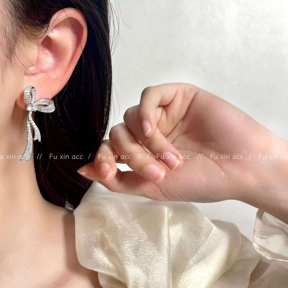 Luxurious Elegant Bowknot Earrings, Unique and Sophisticated Studs, High-end Jewelry for Women Without Pierced Ears, Mosquito Coil Ear Clips f2f