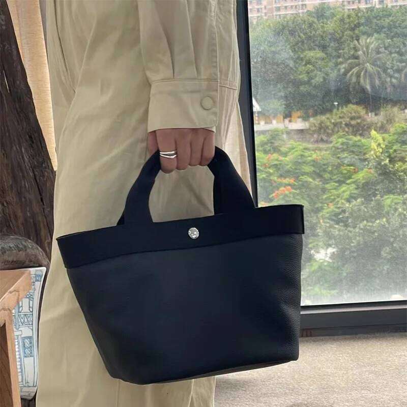 Luxury designer niche leather brand bucket fashion contrasting color casual shoulder daily commuting tote bag