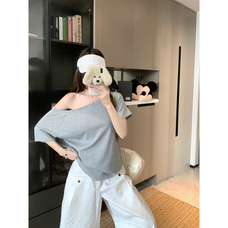 2025 summer new ribbed G short sleeved T-shirt loose thin shoulder exposed asymmetrical collar knitted top Korean women's S clothing new designer