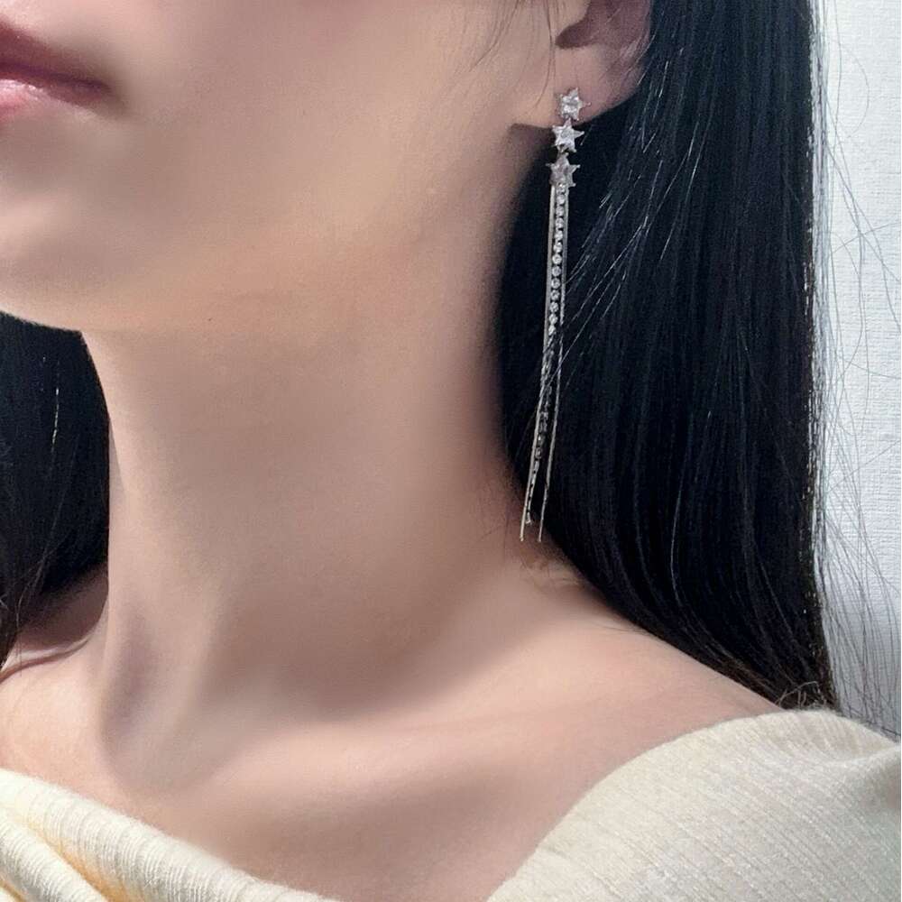 Niche Design Star Tassel Zircon Super Sparkling Elegant Versatile Drop 2024 New Earrings b38